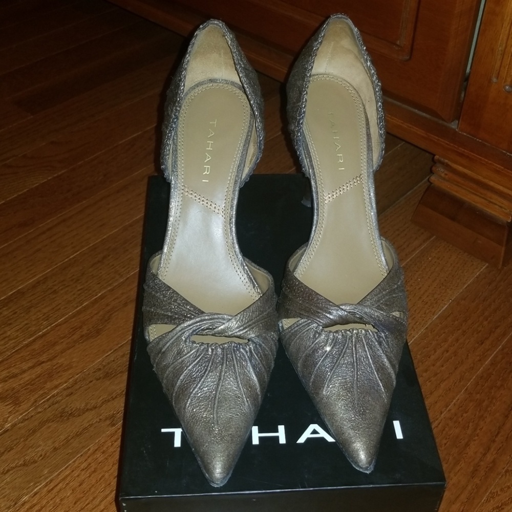 Tahari shoes